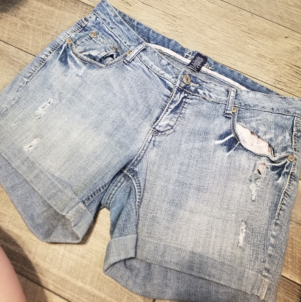 Amethyst shorts super cute